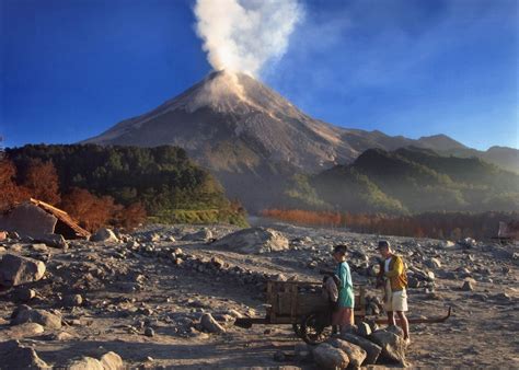 Mengatasi Masalah saat Melakukan Adventure: Gunung Megalitik Merapi